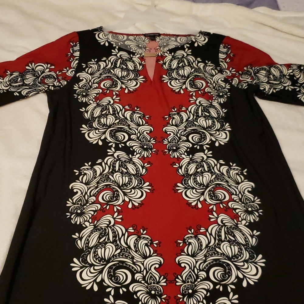 Cute black and red dress size 2x new never worn